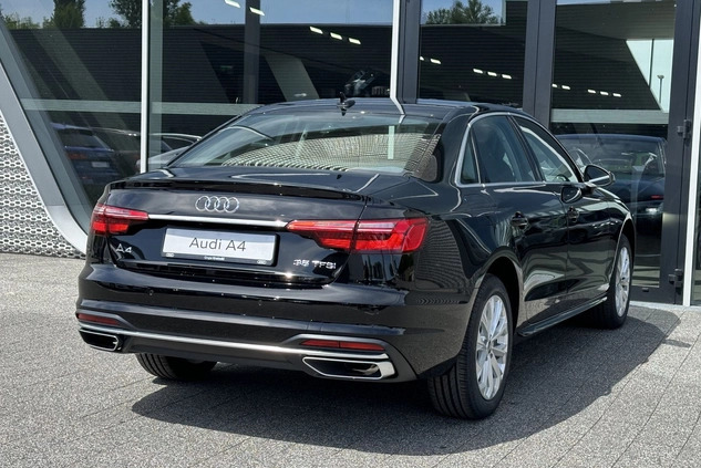 Audi A4 cena 156600 przebieg: 5, rok produkcji 2024 z Łódź małe 301